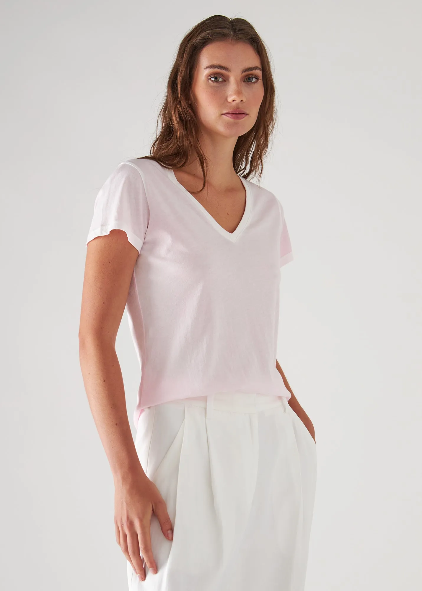 PIMA CLASSIC REVERSE SPRAY V-NECK TEE