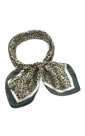 SPSS8622 Leopard Printed Scarf