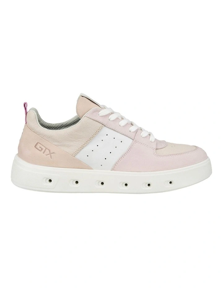 Street 720 Leather Sneaker in Pink